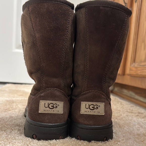 UGG Brown Shearling Boots - Picture 2 of 9